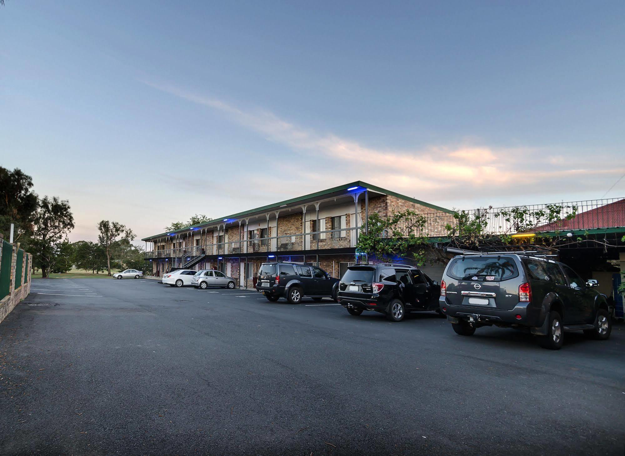 Centrepoint Midcity Motor Inn Warwick Exterior photo